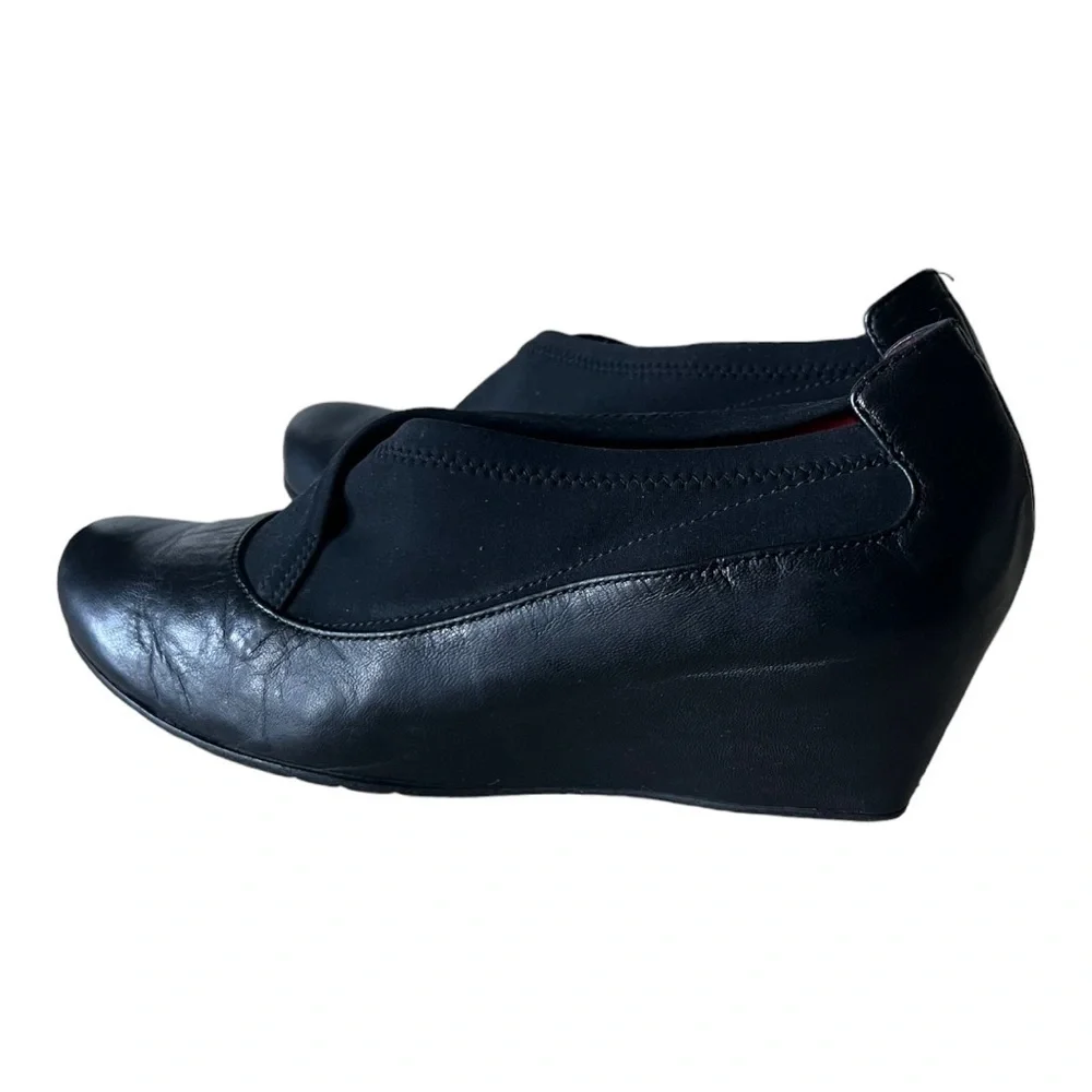 Pas De Rouge Black Leather Wedge Heel Pump Size 38( US 7.5)